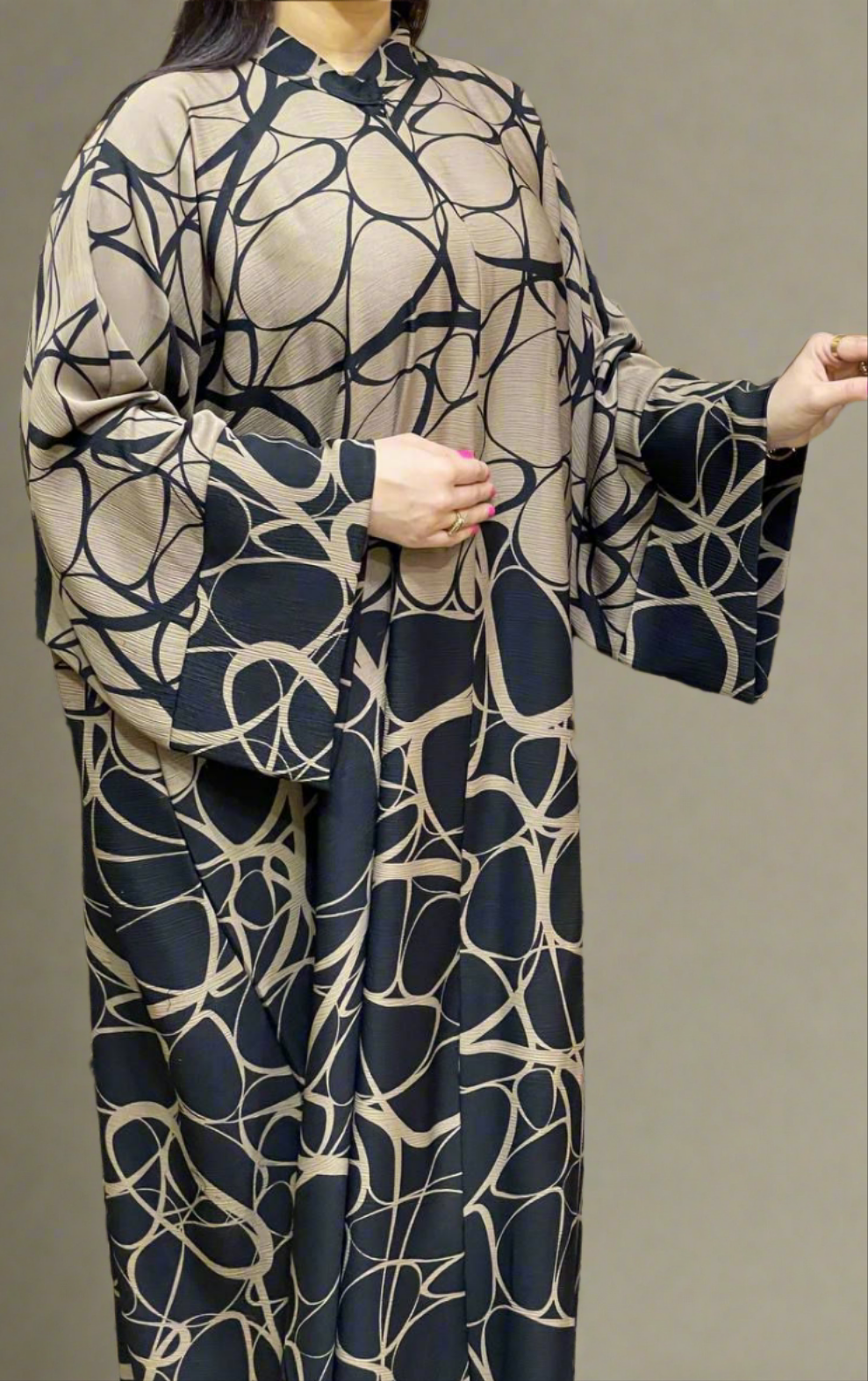 Modern Art Crinkled Crepe Abaya