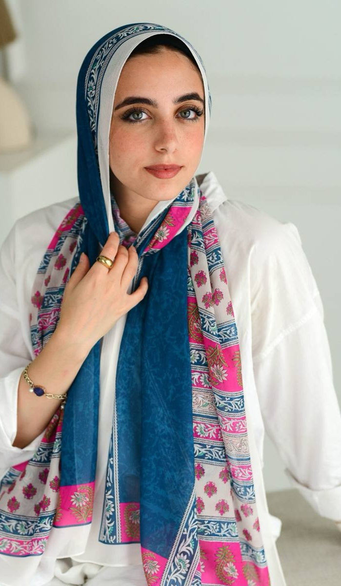 Dubetta scarfs