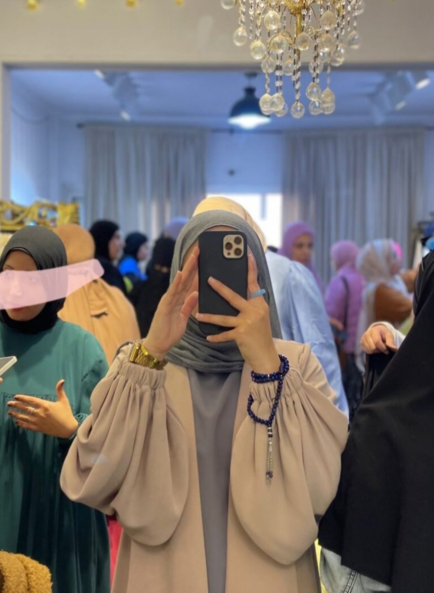 Seamless Layered Abayas